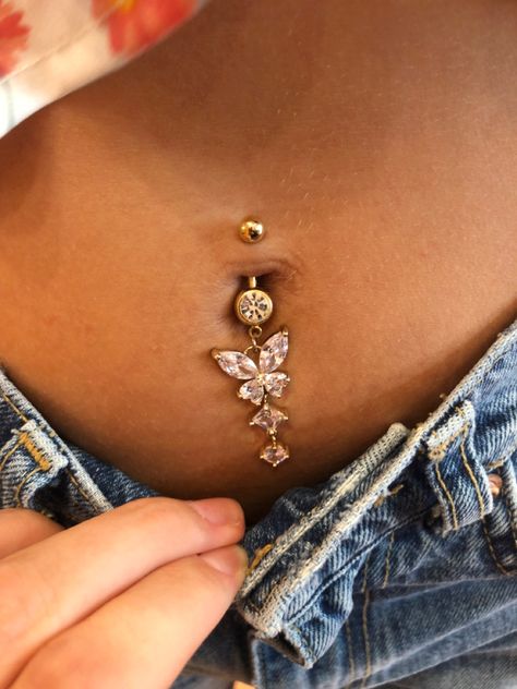 Belly Button Piercing Jewelry Aesthetic, Bellybuttonpiercing Aesthetic, Butterfly Belly Button Piercing, Belly Button Piercing Aesthetic, Cute Belly Button Piercing, Diamond Aesthetic, Stomach Piercings, Belly Piercings, Cute Nose Piercings