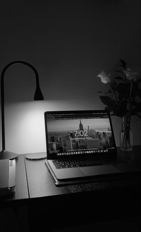 little set up Wattpad Office, Black And White Work Aesthetic, Study Aesthetic Black, Aesthetic Workspace, Minimal Desk, Black Bedroom Design, Poster Template Design, Office Pictures, Iphone Wallpaper Hipster