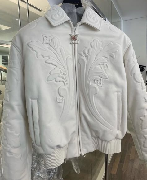 Desain Merek, Louis Vuitton Jacket, Monogram Jacket, Image Swag, Concept Clothing, 2023 Ss, Street Fashion Men Streetwear, Men Streetwear, Fashion Inspiration Design