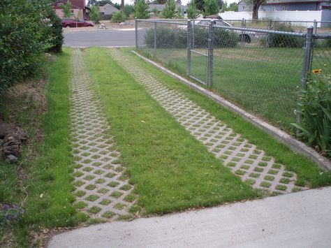 Parking Pad Ideas, Grass Pavers Driveway, Grass Driveway, Block Paving Driveway, Permeable Driveway, Grass Pavers, Gravel Parking, Permeable Paving, Asphalt Driveway