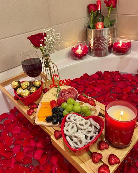 10 Gorgeous Valentine's Bathroom Decorating Ideas - Of Life and Lisa Bathroom Valentines Decor, Romantic Bathroom Ideas Couples, Romantic Anniversary Ideas At Home, Jacuzzi Date, Romantic Bath Ideas, Romantic Bathroom Ideas, Bath Date, Jacuzzi Couple Romantic, Birthday Asthetic