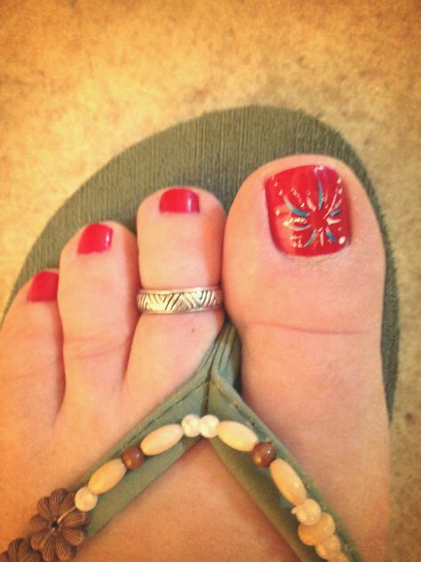 4th of July pedi. Super cute and looks like fireworks. Cute Pedicure Ideas Toenails, Cute Pedicure Ideas, Toenails Designs, Nails July, 4th Nails, Ideas Pedicure, Toenail Art Designs, Toenail Art, Patriotic Nails