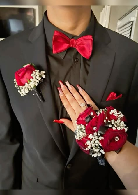 Quince Decorations Red, Black Quinceanera Theme, Black And Red Prom, Red Quince Ideas, Red Quinceanera Theme, Chambelan Outfits, Red Quince Theme, Chambelanes Outfits, Red Corsages