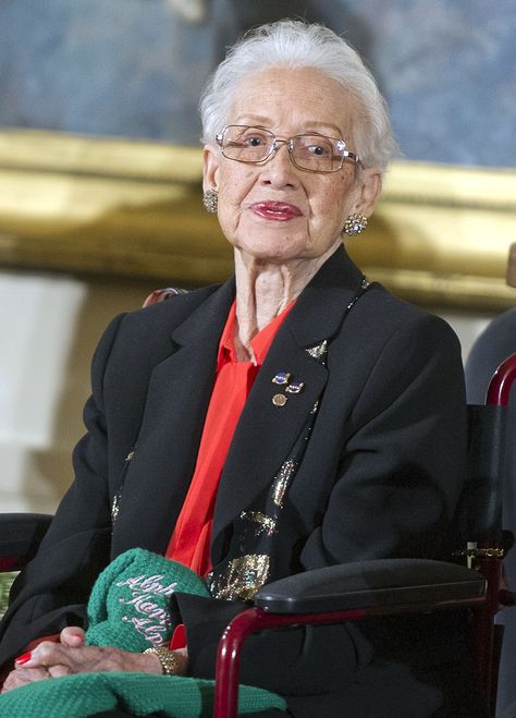 Katherine Johnson, NASA Mathematician and Hidden Figures Inspiration, Dies at 101 Nasa Houston, Octavia Spencer, Katherine Johnson, Women Scientists, Hidden Figures, Taraji P Henson, Intelligent Women, Black Holes, Space Race