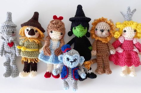 Crochet 7 Dwarfs, Crochet Storybook Characters, Crochet Dorothy Wizard Of Oz, Wizard Of Oz Crochet, Wizard Of Oz Amigurumi Pattern, Crochet Wizard, Wizard Of Oz Cross Stitch, Wizard Of Oz Dolls, Glenda The Good Witch