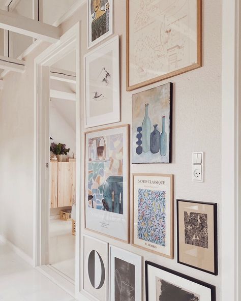 Pastel Gallery Wall, Richmond Apartment, Aarhus Denmark, Homecoming Queen, Ceiling Art, Small Apartment Decorating, Design Rules, Hollywood Hills, Cozy Place