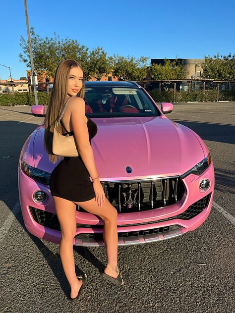 Pink Maserati, Car Flicks, Luxury Cars For Women, Maserati Suv, Cars For Women, Luxury Cars Bmw, Car Pink, Pink Cars, Luxury Cars Audi