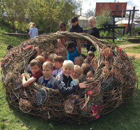 Therapeutic Garden, Willow Sculpture, Willow Garden, Natural Architecture, Jungle House, Camping Inspiration, Woodland Art, Nature Tour, Children's Garden