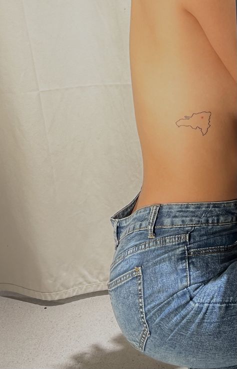 Dominican Tattoo, Small Hip Tattoos Women, Matching Tats, Small Girly Tattoos, Hip Tattoos Women, Tasteful Tattoos, Shoulder Tattoos For Women, Stylist Tattoos, Girly Tattoos