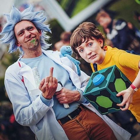 Rick And Morty Costume, Morty Costume, Fitness Shirts, Cosplay Cosplay, Cartoon Cosplay, Rick Y Morty, Comic Con Cosplay, Epic Cosplay, Cosplay Tips