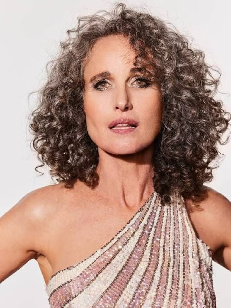 Layered Curly Haircuts, Andie Macdowell, Grey Curly Hair, Medium Length Curly Hair, Layered Curly Hair, Short Curly Haircuts, Curly Hair Women, Beautiful Curls, Curly Hair Cuts