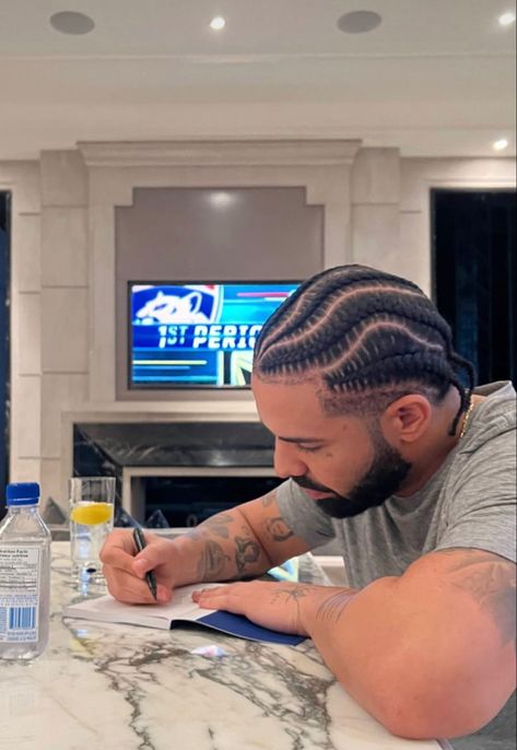 Twist Hair Men, Drake Funny, Cornrow Styles For Men, Mens Twists Hairstyles, Aubrey Graham, Champagne Papi, Natural Hair Men, Braid Styles For Men, Drake Photos