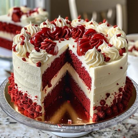 Red Velvet Cake Decoration, Red Velvet Cake Recipe Easy, Red Velvet Cheesecake Cake, White Velvet Cakes, Cheese Cake Filling, Cheesecake Cake Recipes, Strawberry Crunch Cake, Velvet Cakes, Velvet Cheesecake