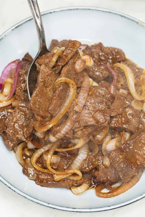 Beef Steak Tagalog, Bistec Filipino, Bistek Recipe Filipino Dishes, Beef Steak Filipino, Filipino Bistek Recipe, Filipino Steak, Bistek Tagalog Recipe, Filipino Bistek, Filipino Ulam