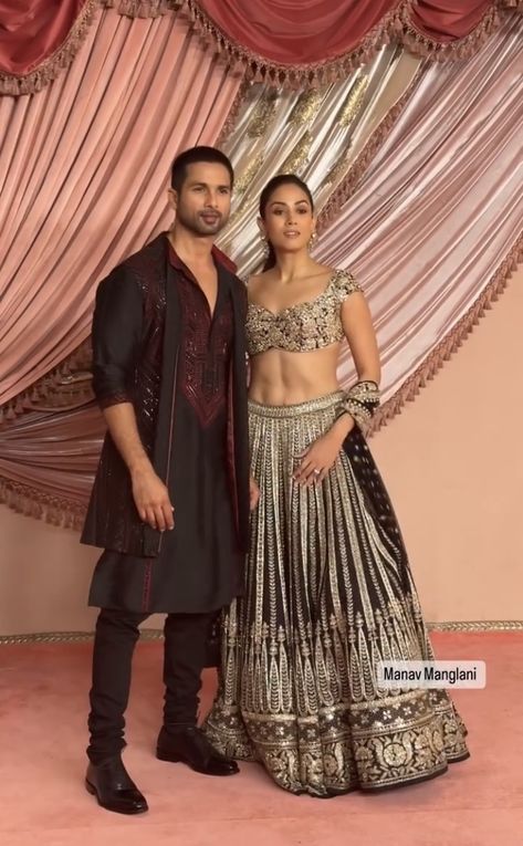 Shahid Kapoor, Men Fashion Casual Outfits, Casual Style Outfits, Mens Fashion Casual, Men Fashion, Fashion Casual, Casual Fashion, Casual Outfits, Actors