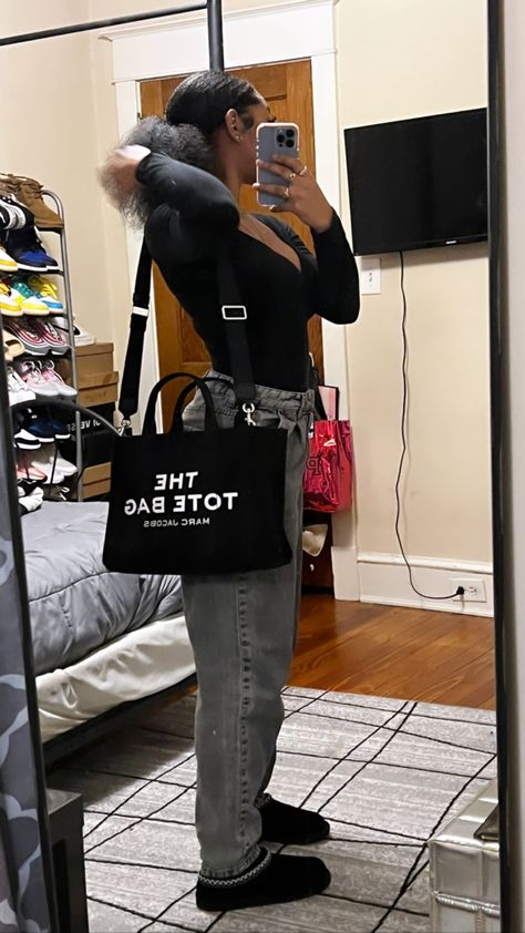 Black Tasman Ugg Outfit, Outfits With Black Uggs, Swag Outfits For Girls, Chill Outfits, Cute Comfy Outfits, Simple Trendy Outfits, Baddie Outfits Casual, Cute Simple Outfits