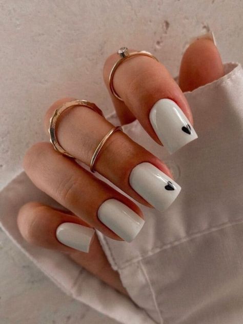 White Short Nails, Rave Nails, Black And White Nail Art, Chic Nail Art, Tapered Square Nails, Cute Short Nails, Milky Nails, Heart Nail, Beige Nails