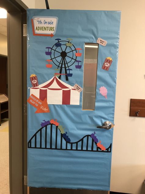 Theme park classroom door Amusement Park Bulletin Board, Theme Park Classroom Ideas, Theme Park Decorations, Carnival Classroom Door, Circus Door Decorations Classroom, Amusement Park Classroom Theme, Roller Coaster Decorations, Carnival Classroom, Peach Room