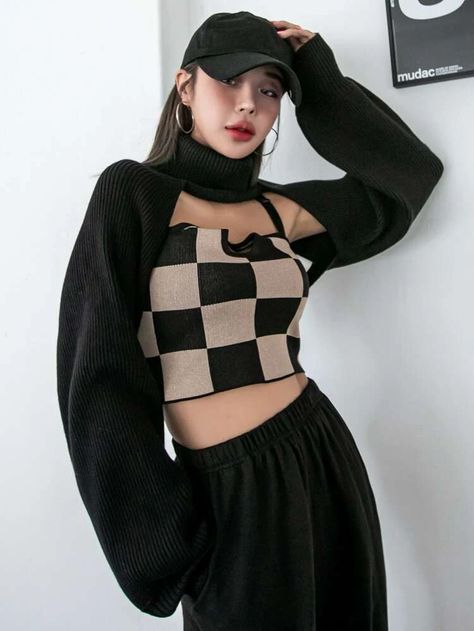 Super Crop Sweater Outfit, Half Turtle Neck Outfit, Turtle Neck Crop Top Outfit, Super Cropped Sweater Outfit, Cropped Turtleneck Outfit, Sweater Crop Top Outfit, Turtleneck Crop Top Outfit, Crop Top Sweater Outfit, Crop Top Outfits Winter