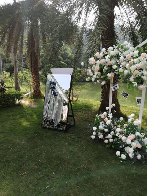 Kiosk Machine, Quince Themes, 360 Photo Booth, Mirror Photo Booth, 360 Photo, Wedding Mirror, Folding Mirror, Magic E, Screen Photo