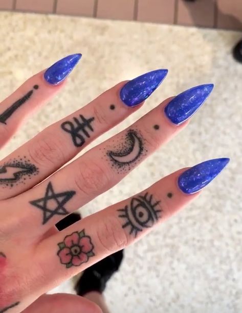 Witchy Finger Tats, Nuckle Tats, Goth Stick And Poke Tattoo, Anna Nails, Hand Tatts, Remember Tattoo, Thumb Tattoos, Tattoo Design For Hand, Grunge Tattoo