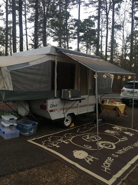 Small Pop Up Campers, Tent Trailer Camping, Pop Up Campers, Popup Camper Remodel, Pop Up Tent Trailer, Camping Tricks, Rv Redo, Camper Redo, Rv Campsite