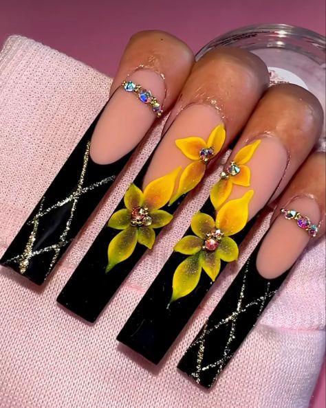 Yellow Quinceanera Nails, Black Yellow Nails, Sunflower Nails Acrylic, Black Nails With Sunflower, Sunflower Acrylic Nails, Yellow And Black Nails Design, Black Nails With Sunflower Design, Yellow And Black Nails, Brown Acrylic Nails With 3d Flowers