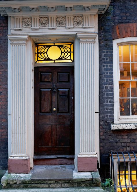 Real home: Dan Cruickshank's Georgian restoration | Real Homes Georgian Restoration, Georgian Front Door, Houses Inspiration, Georgian Houses, Georgian Doors, Georgian Townhouse, Real Homes, Georgian Homes, Manor House