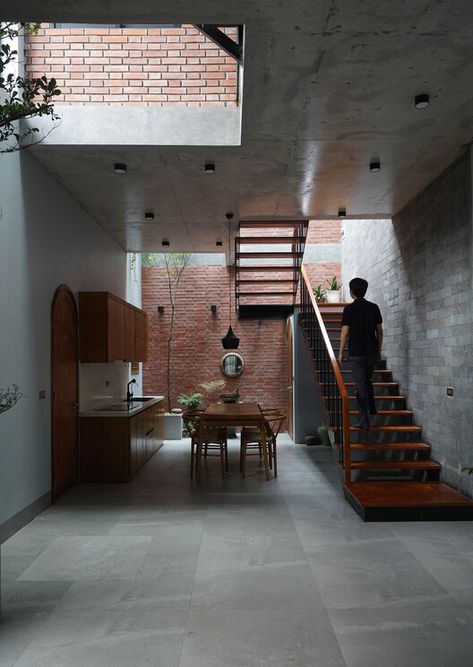 Gallery of Small Brick House / Tung Nguyen Architects - 3 Brick House Interior Ideas, Small Interior House Design, Small House Stairs, Small Industrial House, Industrial Small House, Brick House Interior, Small Brick House, Small Concrete House, Modern Industrial House