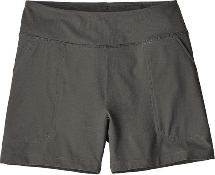 Sure to put a smile on your face as you summit the mountain, the women's Patagonia Happy Hike shorts have 4-way stretch to keep you moving with ease and 4 pockets to keep you organized on the go. Available at REI, 100% Satisfaction Guaranteed. Smaller Thighs, Trekking Outfit Women, Trekking Outfit, Womens Outdoor Clothing, Patagonia Shorts, Shorts Outfits Women, Casual Skirt Outfits, Hiking Shorts, Outdoor Clothing