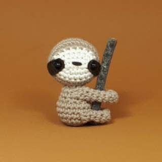 PEREZOSO AMIGURUMI 30558 Crochet Sloth, Knitted Animals, Diy Crochet Projects, Crochet Animals, Crochet Doll, Diy Crochet, Spirit Animal, Crochet Toys, Sloth