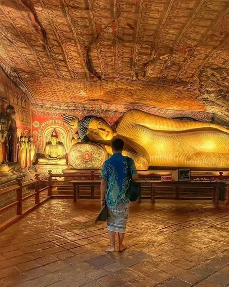 Dambulla Cave Temple, Rock Temple, Cave Temple, புத்தர் போதனைகள், Golden Temple, Cave Paintings, The Cave, Ancient Ruins, The Temple