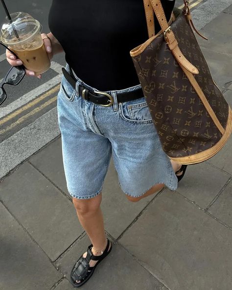 Trust Me—These Are the 7 Shoes That Look The Best With Long Shorts | Who What Wear UK Fisherman Sandals Outfit, Denim Shorts Outfit Summer, Long Jean Shorts, Long Denim Shorts, Denim Shorts Style, Denim Shorts Outfit, Summer Shorts Denim, Straight Fit Denim, Sandals Outfit