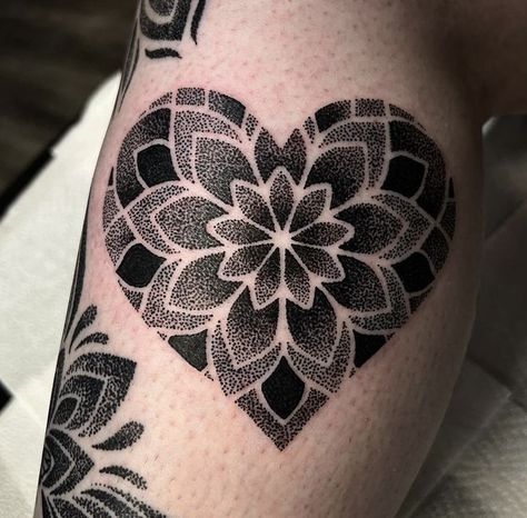 Dot Work Heart Tattoo, Dotwork Heart Tattoo, Mandala Heart Tattoo, Heart Mandala Tattoo, Heart Cover Up Tattoo, Tattoo Sleeve Floral, Mandala Puntillismo Tattoo, Tattoo Design Mandala, Stipple Tattoo