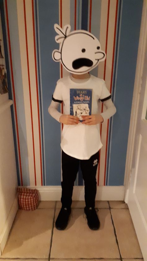 Kids Tv Character Costumes Diy, Diary Of A Wimpy Kid Costume Diy, Diary Of A Wimpy Kid Costume, Wimpy Kid Costume, Tv Character Costumes, Dayhome Ideas, Character Day Ideas, Book Parade, Kid Costume