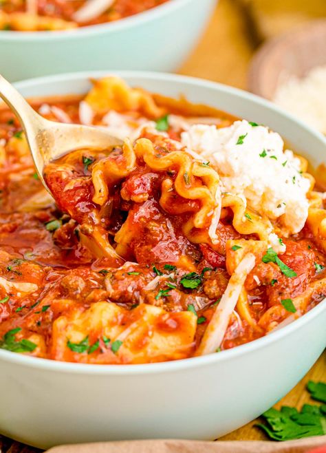 Lasagna Soup With Oven Ready Noodles, Lasagna Soup With Spaghetti Sauce, Beef Ravioli Recipe, Lasange Recipe, Ground Beef Lasagna, Lasagne Soup, Lasagna Soup Crockpot, Whole Wheat Noodles, Chicken Broth Recipes