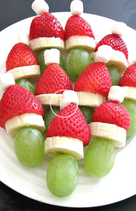 ✓✓✓Lots of fun Christmas breakfast ideas that your kids will love! Grinch fruit kabobs and lots of other ideas. stovetop potpourri, christmas, minecraft houses.. Holiday Treats For Kids, Grinch Movie Night, Grinch Fruit, Grinch Fruit Kabobs, Christmas Breakfast Ideas, Christmas Treats To Make, Cute Grinch, Healthy Holiday Treats, Grinch Movie