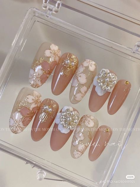 Japanese Nail Designs Rhinestones, Classy Nail Designs With Gems, Elegant Press On Nails, Nude Nails With Designs Art Ideas, Sangjit Nail Art, Bridal Nail Art Designs Wedding Day, Wedding Nails Floral, Nail Art Wedding Elegant, Trendy Nail Colors