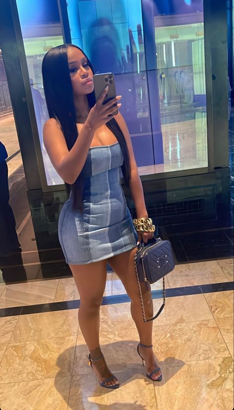 Denim Dress Birthday Outfit, Cute Blue Outfits Black Women, Denim Dress Black Women, Denim Tears Outfit Black Women, Blue Outfit Ideas Black Women, Birthday Outfits For Winter, Jean Dress Outfit Black Women, Blue Outfit Black Women, Denim Dress Outfit Black Women