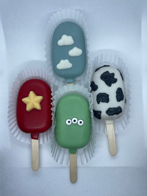 Toy Story Cakecicles, Toy Story Cakepops, Toy Story Cakesicles, Toy Story Desserts, Toy Story Cake Pops, Cake Sickles, Popsicle Ideas, Toy Story Birthday Cake, Toy Story Cookies