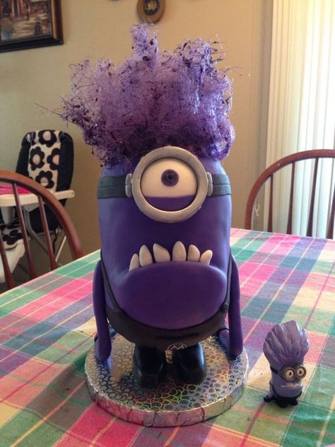 Purple Minion Cake, Purple Minion, Minions Kids, Minion Birthday Cake, Purple Minions, Purple Cakes Birthday, Minion Halloween, Happy Birthday Minions, Minion Theme