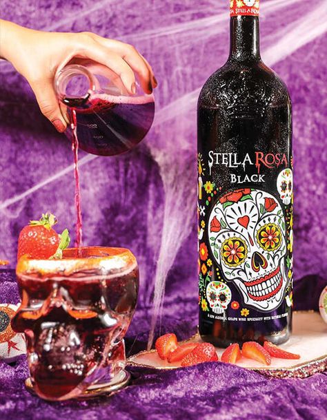 Stella Wine, Stella Rosa Black, Stella Rosa Wine, Strawberry Tequila, Wine Punch, Wine Cocktail Recipes, Stella Rosa, Strawberry Mint, Strawberry Slice