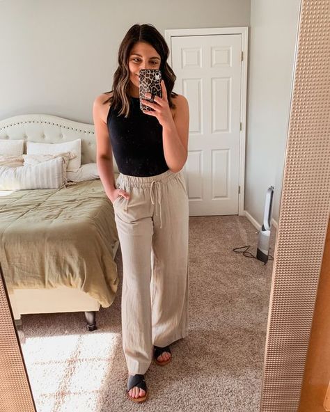 Khaki Flowy Pants Outfit, Wide Leg Canvas Pants Outfit, Light Beige Linen Pants Outfit, Linen Pants Dressy Outfit, Abercrombie Wide Leg Pants Outfit, Beige Summer Pants Outfit, Summer Outfits 2023 Pants, Wide Leg Khaki Pants Outfit Summer, Lenin Pants Outfit Summer