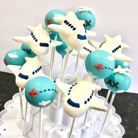 Airplane Macaron, Travel Theme Cake Pops, Retirement Cake Pops, Airplane Cake Pops, Airplane Cakes For Boys, Airplane Theme Cake, Airplane Cakes, Planes Birthday Cake, Airplane Cupcakes