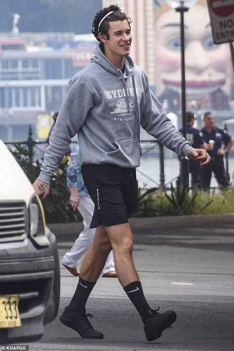 nike socks shawn mendes Monochromatic Looks, Outfit Links, Shawn Mendes Imagines, Best Mens Fashion, Gym Style, Outfits Men, Summer Outfits Men, Mens Casual Outfits, Shawn Mendes