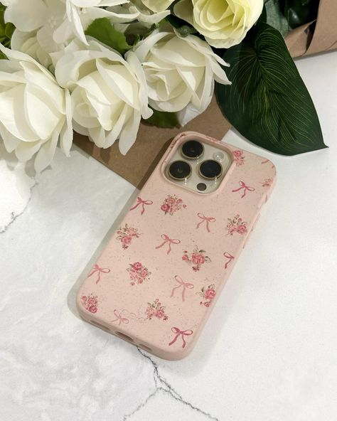 Really leaning into the coquette aesthetic with the cutest case from @pelacase 🎀 . . Pela makes phone cases that are both stylish and eco-friendly. These cases are made from plant-based materials, so they protect your device while also helping to reduce plastic waste and environmental impact🐢🫶🏼 Cute Aesthetic Phone Cases, Phone Cases Aesthetic, Phone Case Aesthetic, Girly Pop, Pretty Iphone Cases, Pretty Phone Cases, Aesthetic Phone Case, Cute Cases, Plastic Waste