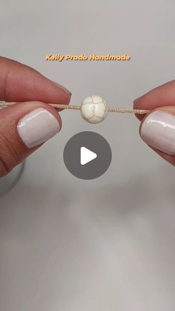 How To String Pearls, Diy Jewelry Tutorials Step By Step, Necklace Tutorial Beaded, Jewelry Knots Tutorial, Beaded Jewelry Patterns Tutorials Videos, Macrame Jewellery Tutorial, Diy Beaded Necklace Tutorial, Jewelry Making Tutorials Step By Step, Diy Jewelry Aesthetic