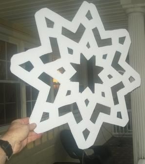 How to make weatherproof large snowflake Christmas decorations. www.DIYeasycrafts.com Diy Large Snowflakes, Xmas Trees Ideas, Nutcracker Costume, Halloween Costume 2023, National Doughnut Day, Christmas Picture Ideas, How To Make Snowflakes, Christmas Decorations Apartment, Diy Christmas Ideas