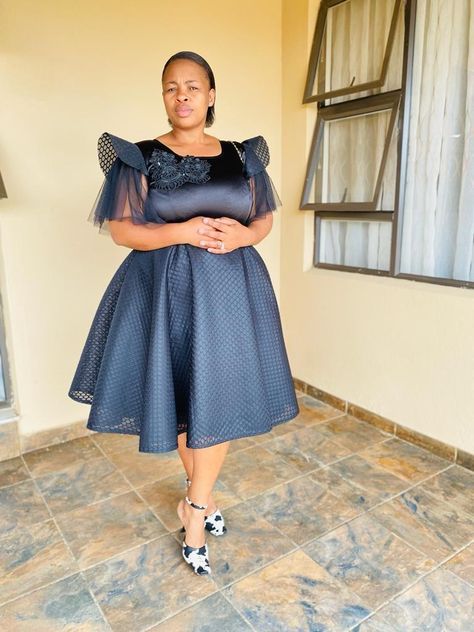 Short Gown With Flare Down, Gathers Gown, Flare Gowns For Ladies, Brocade Flare Dress Styles, Brocade Flare Dress Styles In Ghana, Short Flair Gown Ankara, Seshoeshoe Dresses, Flare Gown Styles, Dress For Chubby