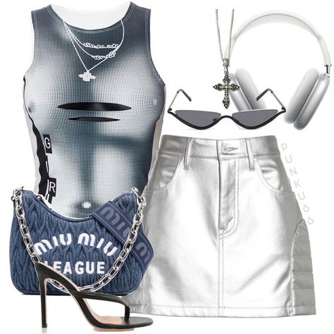 Bratz 2000s Aesthetic, Futuristic Style Clothing, Y3k Outfits Futuristic, Silver Outfit Aesthetic, Y3k Fashion, Space Outfit Ideas, Space Outfit Aesthetic, Futuristic Outfits Women, Space Aesthetic Outfit